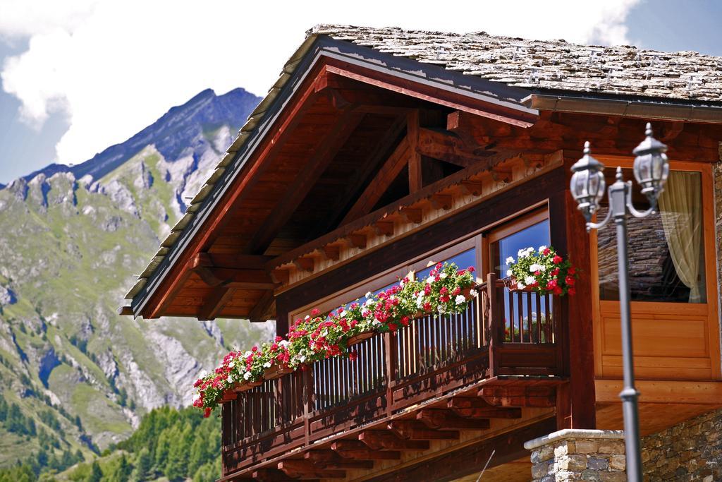 Les Combes Hotel La Salle Exterior foto